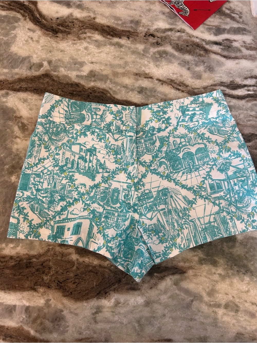 Lilly Pulitzer worth ave  High-Waist toile Shorts size 4 slight wear overall GUC